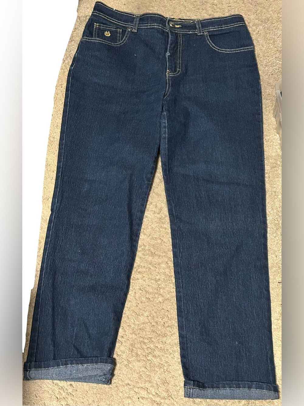Gloria Vanderbilt woman’s Dark Blue Straight Jeans